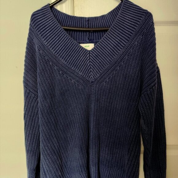 American Eagle (Aerie) 100% cotton v-neck oversized sweater size S - Picture 2 of 3